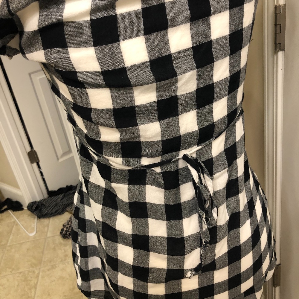 Xs black and white checked button down tie shirt - Picture 2 of 2